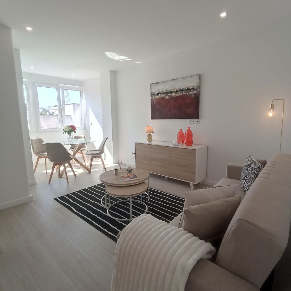 2 BEDROOM FLAT COMPLETELY REFURBISHED, FURNISHED AND EQUIPPED IN LISBON 1689612313