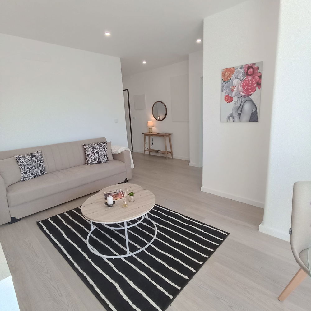 2 BEDROOM FLAT COMPLETELY REFURBISHED, FURNISHED AND EQUIPPED IN LISBON 1689612313