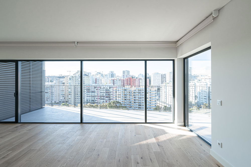 3 BEDROOM FLAT WITH POOL AND GYM IN ALGÉS / MIRAFLORES 751119428