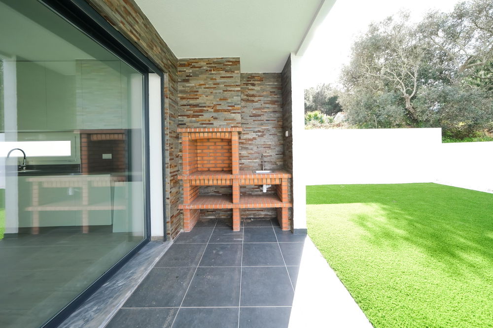 5 BEDROOM VILLA IN CHARNECA DA CAPARICA 1679049902