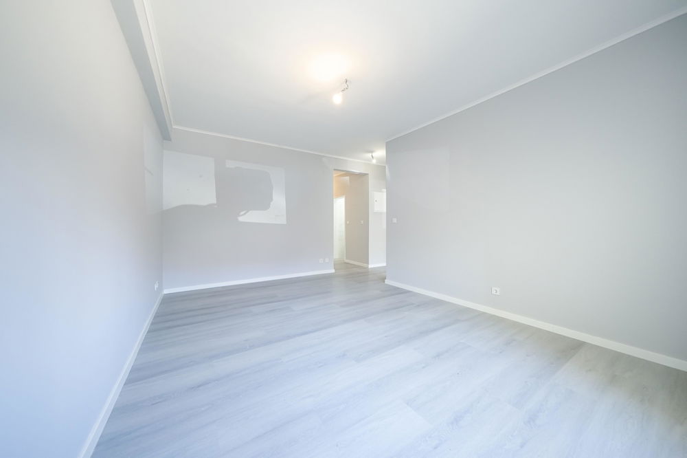 FULLY REFURBISHED 3 BEDROOM FLAT IN LOURES 1000642239