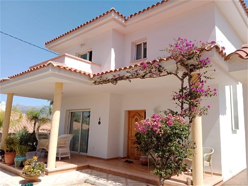 beautiful villa of 200m to move into and 600m of plot with views of the bay of albir 2115122565
