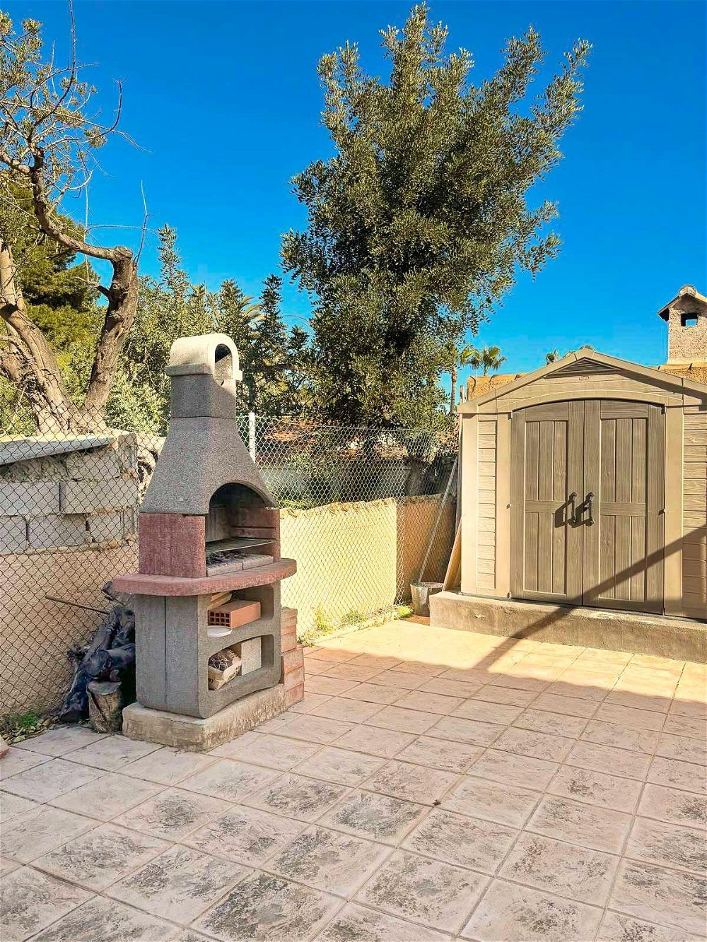 semi-detached with a large plot in albir 2970801672