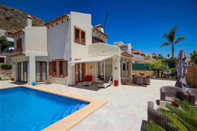 superb villa for sale in sierra cortina 3117793185