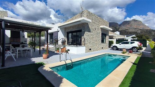 modern 3 bedroom detached villa with own pool and parking 320146245
