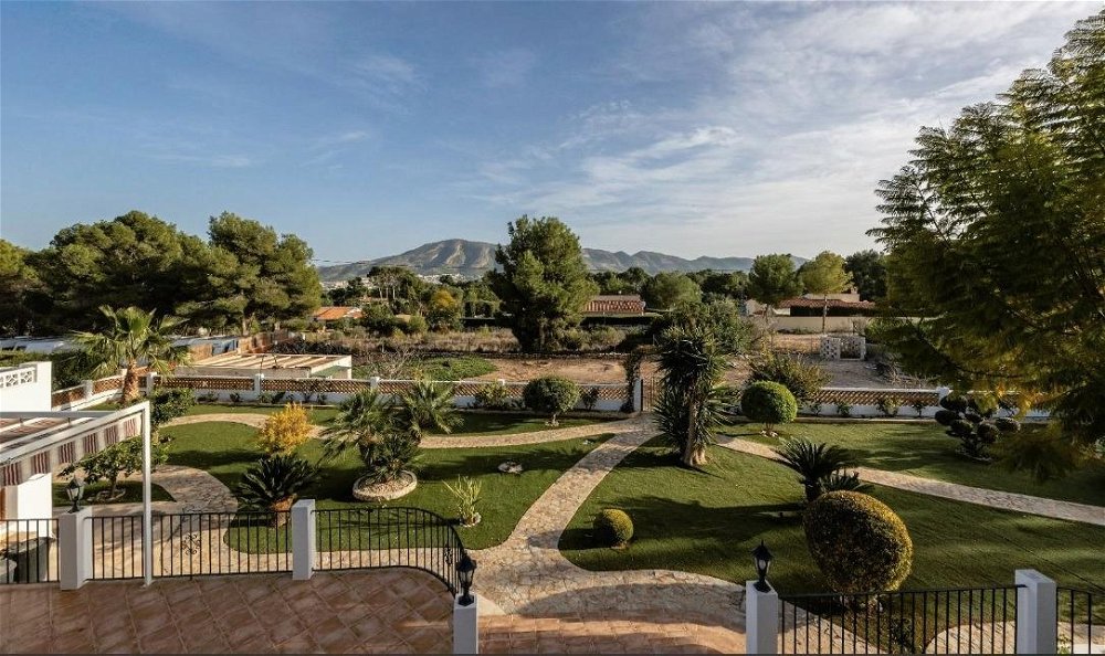 *mediterranean style estate with 350m2 villa and 2200m2 plot near the town of alfaz* 3527721958