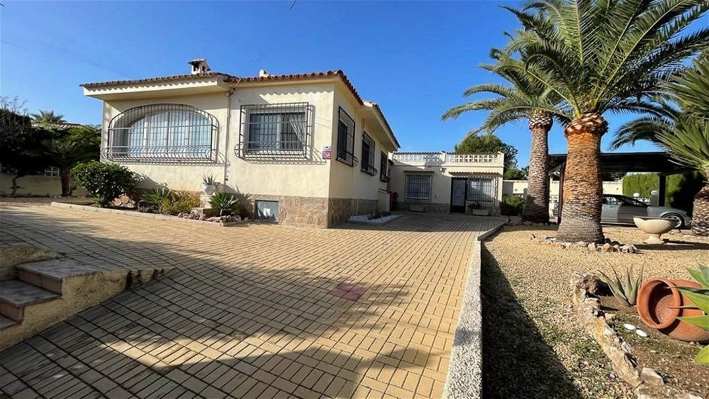 one-story villa in alfaz del pi 3658967393