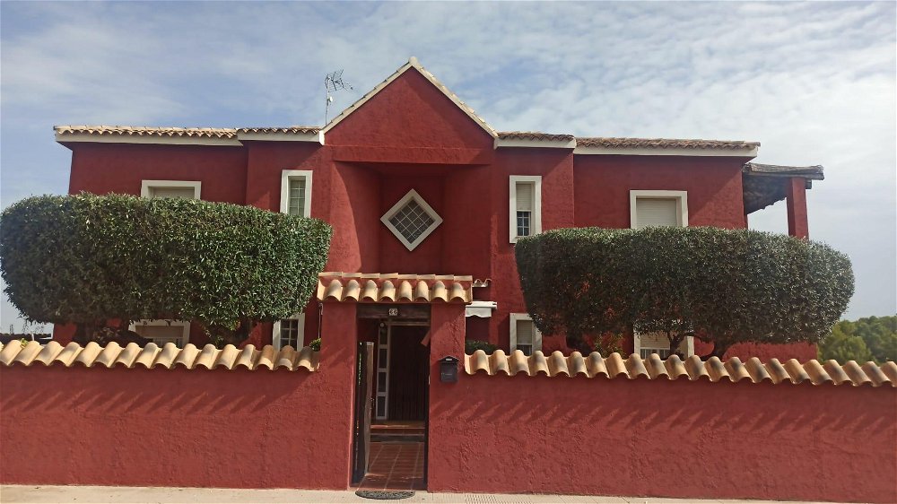 spacious four-bedroom villa with pool in la nucía town bordering a green area 727324091