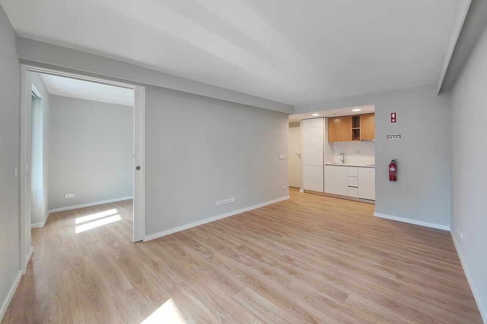 Apartment located next to Av. da Liberdade inserted in a new enterprise 528246137