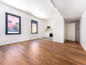 Apartamento T2 com estacionamento e varanda 3490471036