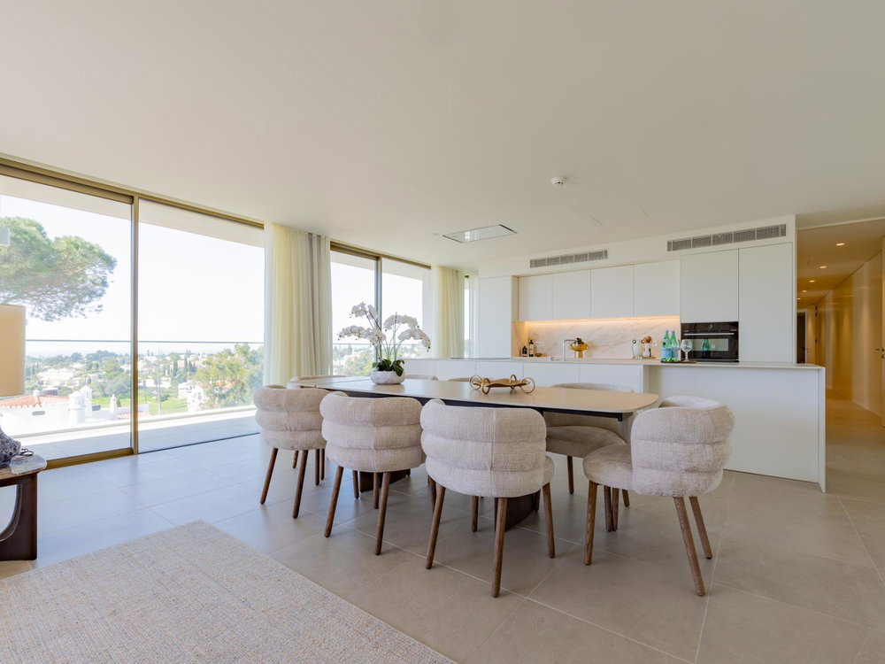 Luxury villa with terrace inserted in unique resort in the Algarve 73180578