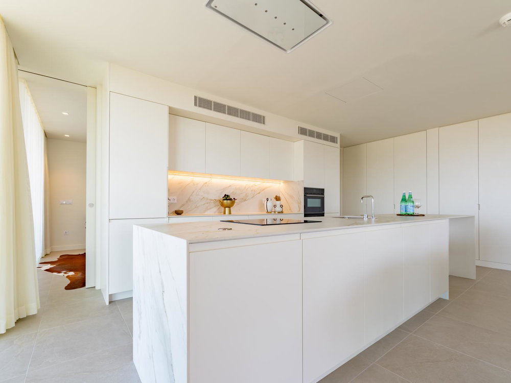 Luxury villa with terrace inserted in unique resort in the Algarve 73180578