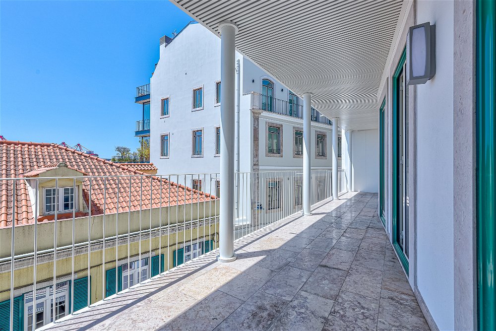 3 bedroom apartment with balcony located in Lisbon 2911204655