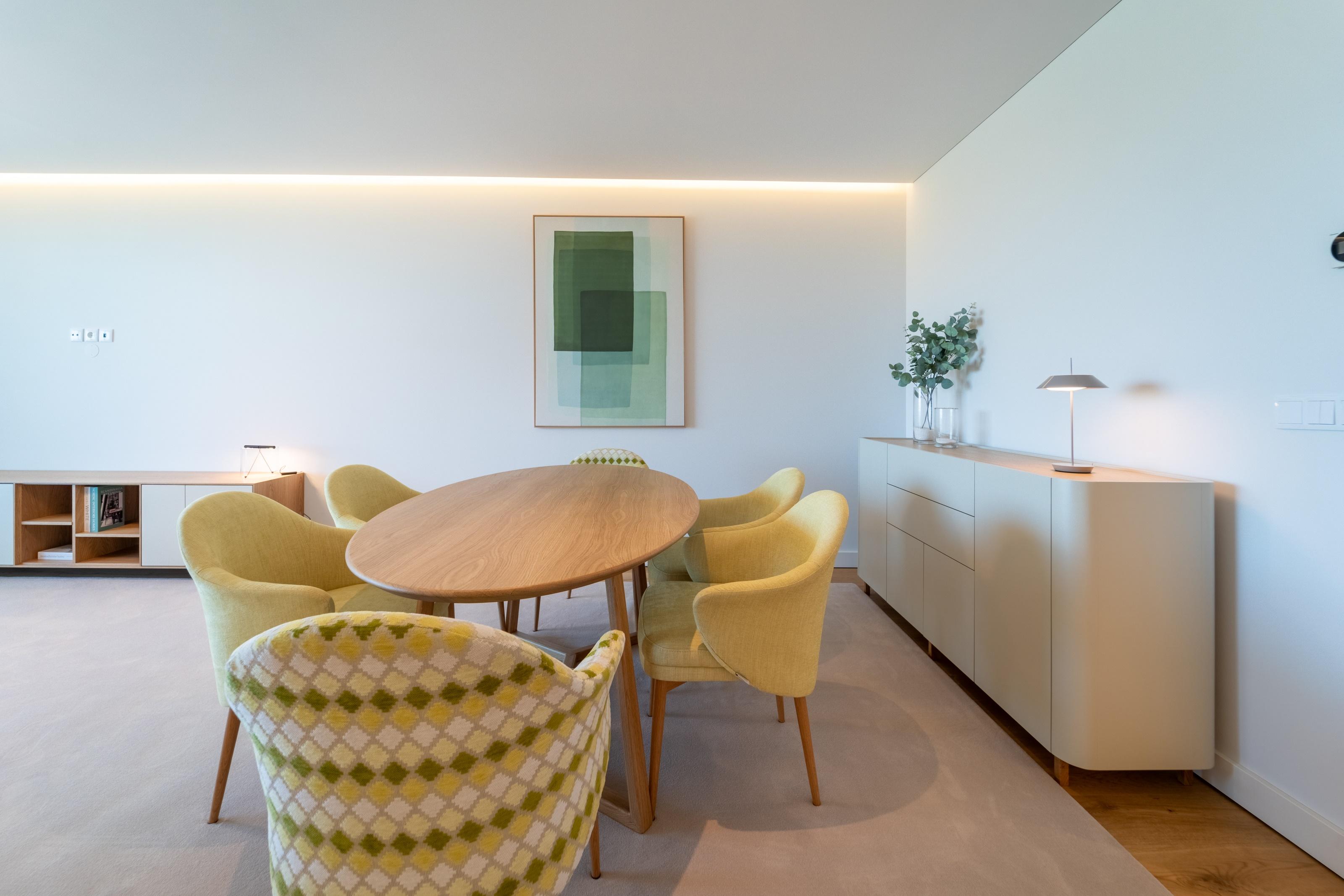 2-bedroom apartment with balcony and parking in Vila Nova de Gaia