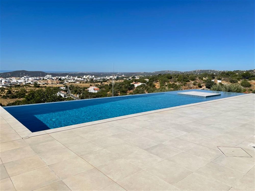 Detached 4 bedroom villa with swimming pool in Loulé, Algarve 2365519785