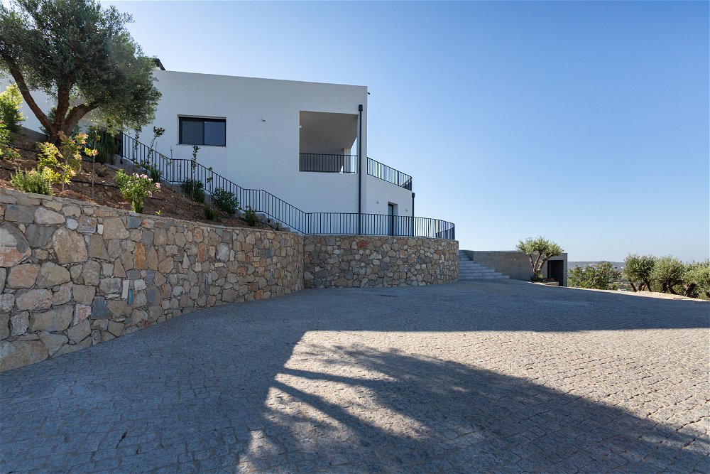 Detached 4 bedroom villa with swimming pool in Loulé, Algarve 2365519785