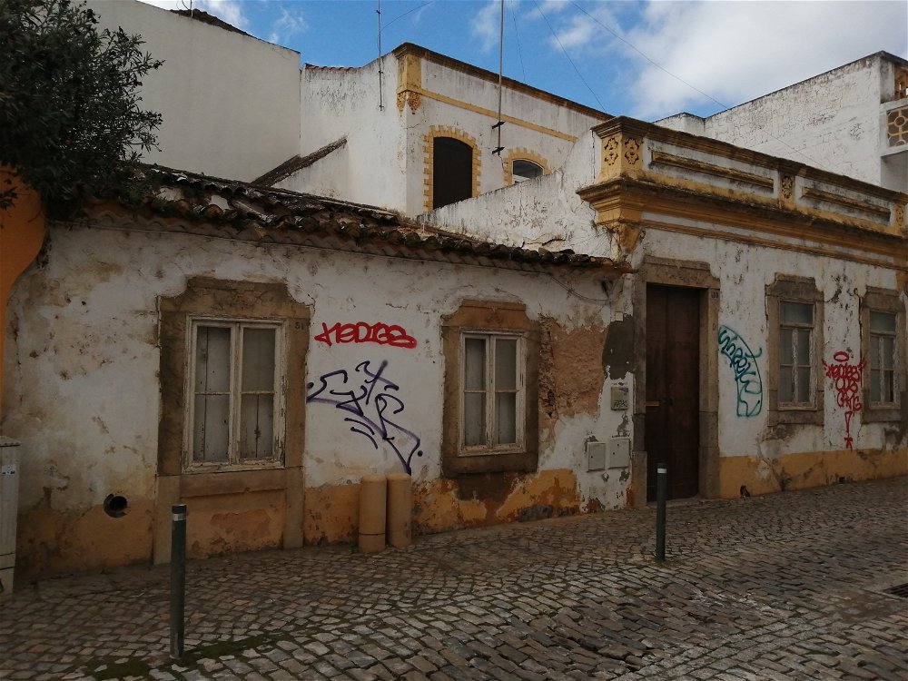 House in Historic Center, with project, in Tavira, Algarve 3671436196