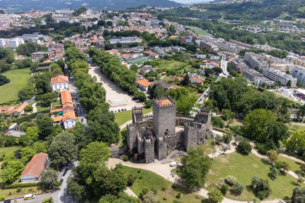 1 bedroom apartment with garage inserted in new development of the cradle city, Guimarães 2808812207