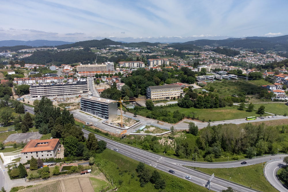 1 bedroom apartment with garage inserted in new development of the cradle city, Guimarães 698546790