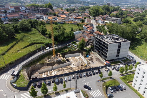 1 bedroom apartment with garage inserted in new development of the cradle city, Guimarães 3797565627