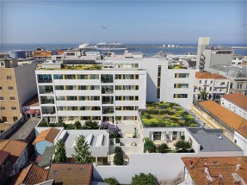 2 bedroom apartment with outdoor area and parking space, next to the beach of Matosinhos 847739135