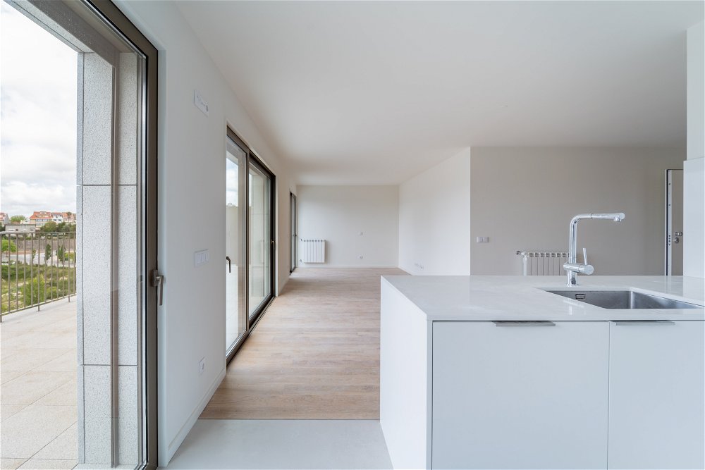 4 bedroom duplex apartment with garden inserted in Antas Atrium, Porto 3593890013