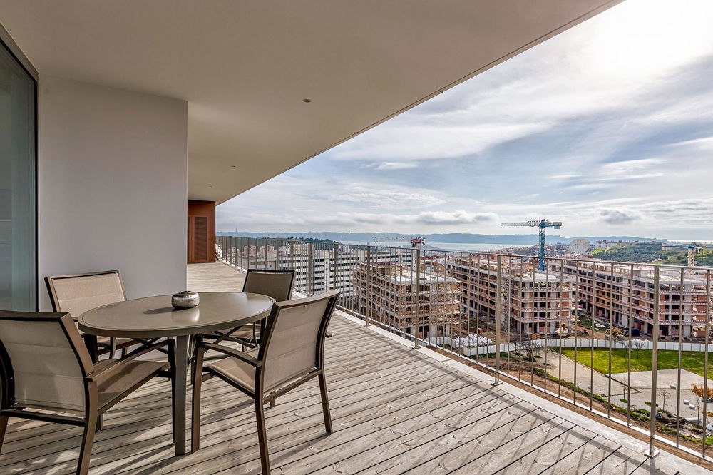 4 bedroom condominium flat with pool in Miraflores 2318983587