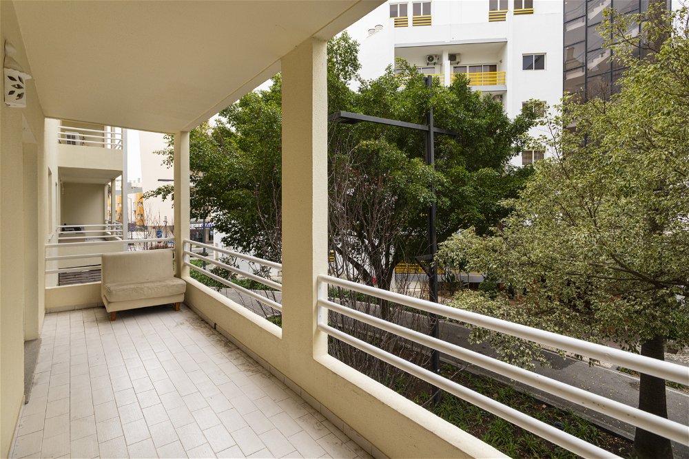 2 bedroom flat, in a condominium with swimming pool, centre of Vilamoura, Algarve 1703499724