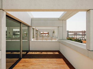 5 bedroom villa with garden in new development in Alcântara 1448871078