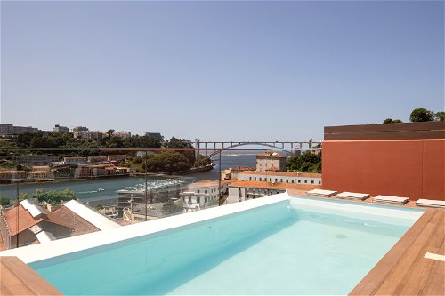 3 suites penthouse with private pool and views over the Douro River and the Sea 690114771