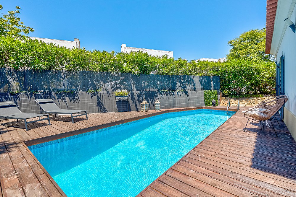 Villa with pool in private condominium in Bicesse 2763958568