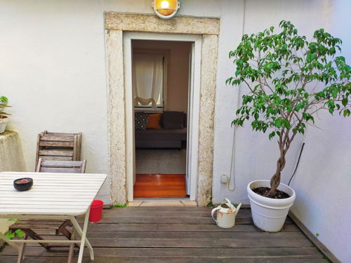 3 bedroom flat with terrace in the historic centre of Lisbon, a stone’s throw from Chiado 2363663832