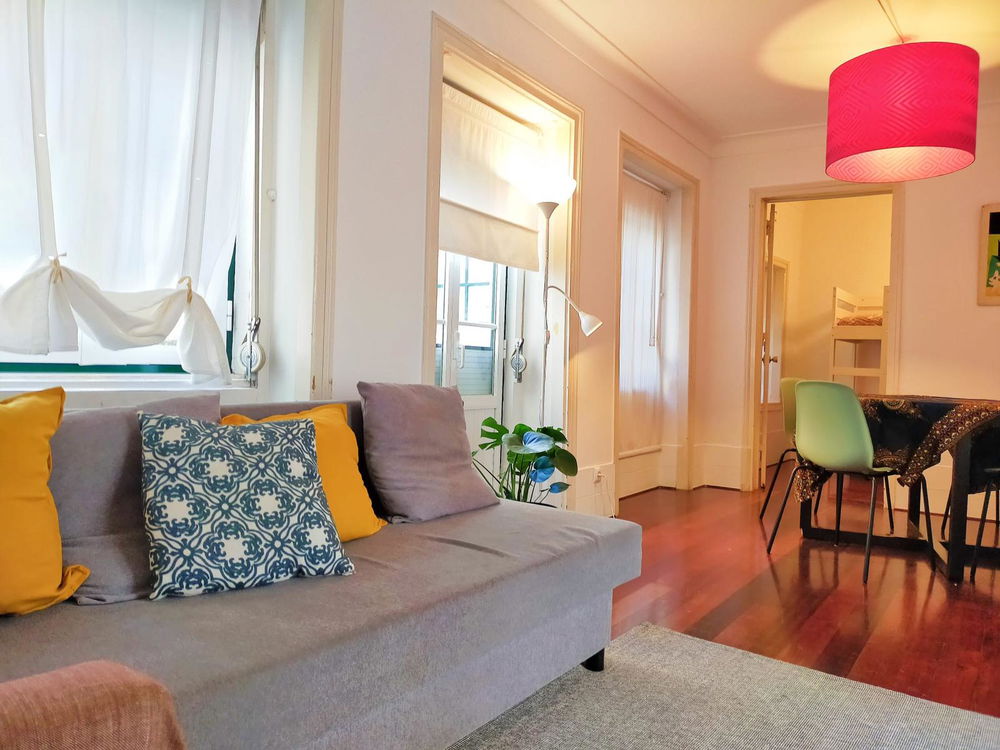 3 bedroom flat with terrace in the historic centre of Lisbon, a stone’s throw from Chiado 2363663832