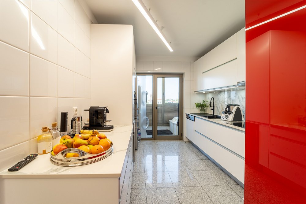 3 bedroom flat in a condominium with garden and tennis court in Paranhos 2815836575