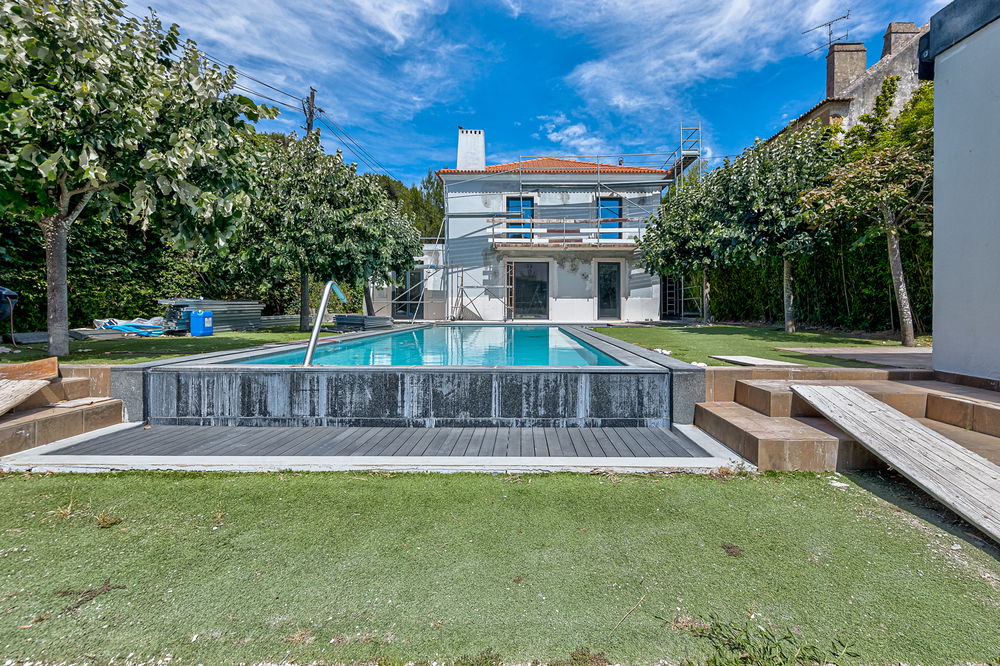 4 bedroom villa with garden and swimming pool, located in the centre of Cascais 2062143124