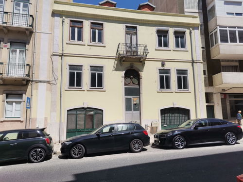 Building with 6 units in Amoreiras 2518500062