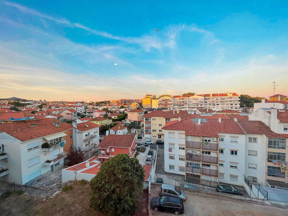 Refurbished 2 bedroom flat in Alvide, Cascais 1019809320