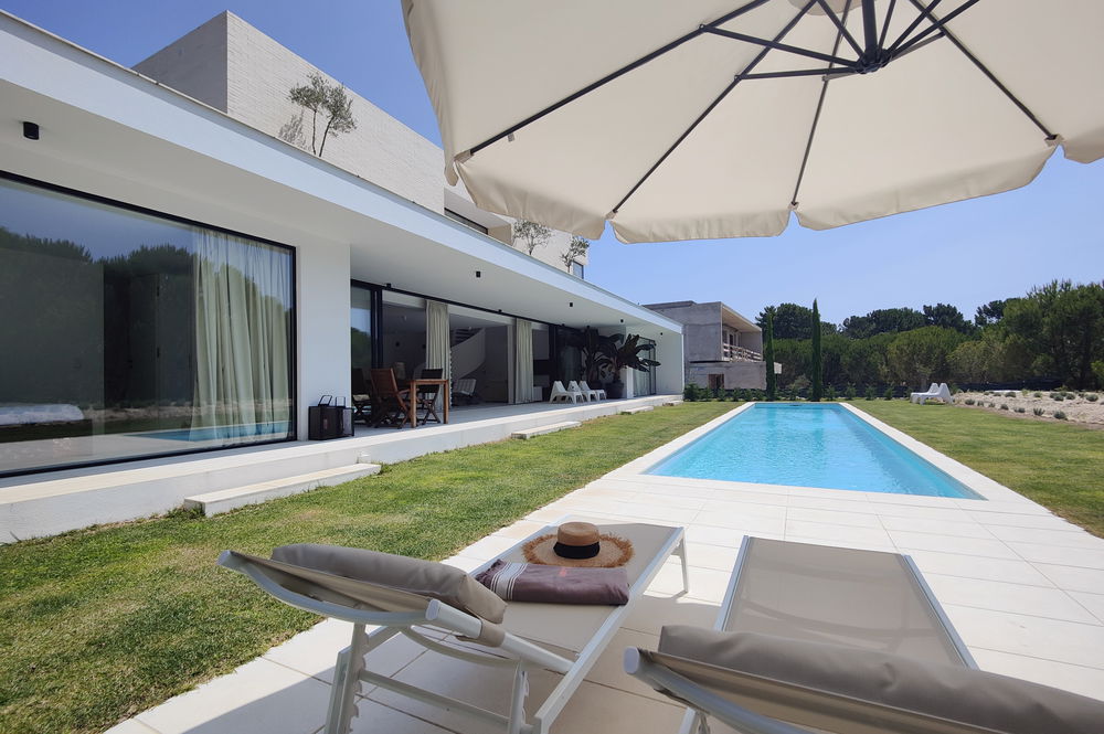 Luxury 4 bedroom villa in the private condominium of Quinta do Peru 2937612157