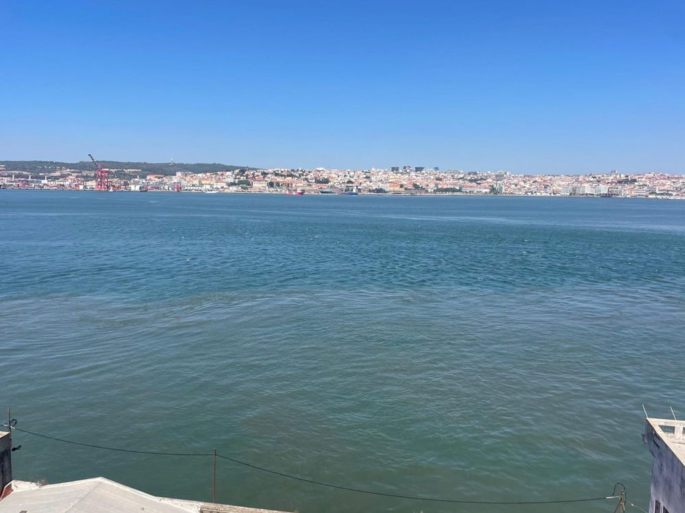 2 bedroom flat with river and Lisbon views. Ideal for Investment! 2670455442