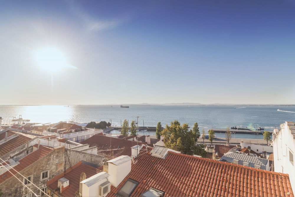 2+1 bedroom flat in a historic building with a unique view of the river and São Jorge Castle 948593079