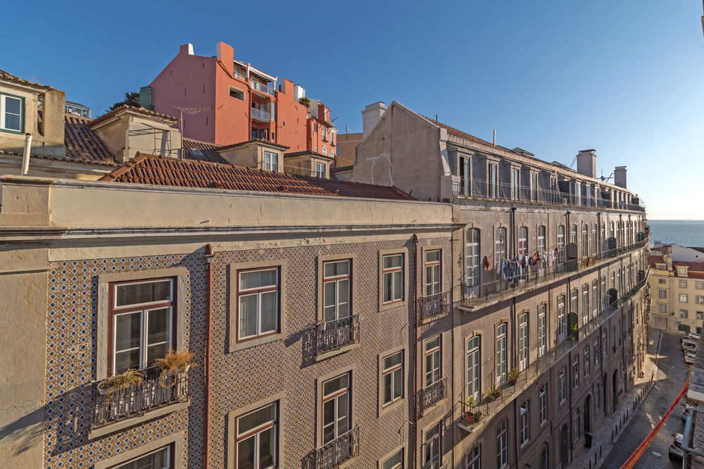 2+1 bedroom flat in a historic building with a unique view of the river and São Jorge Castle 948593079