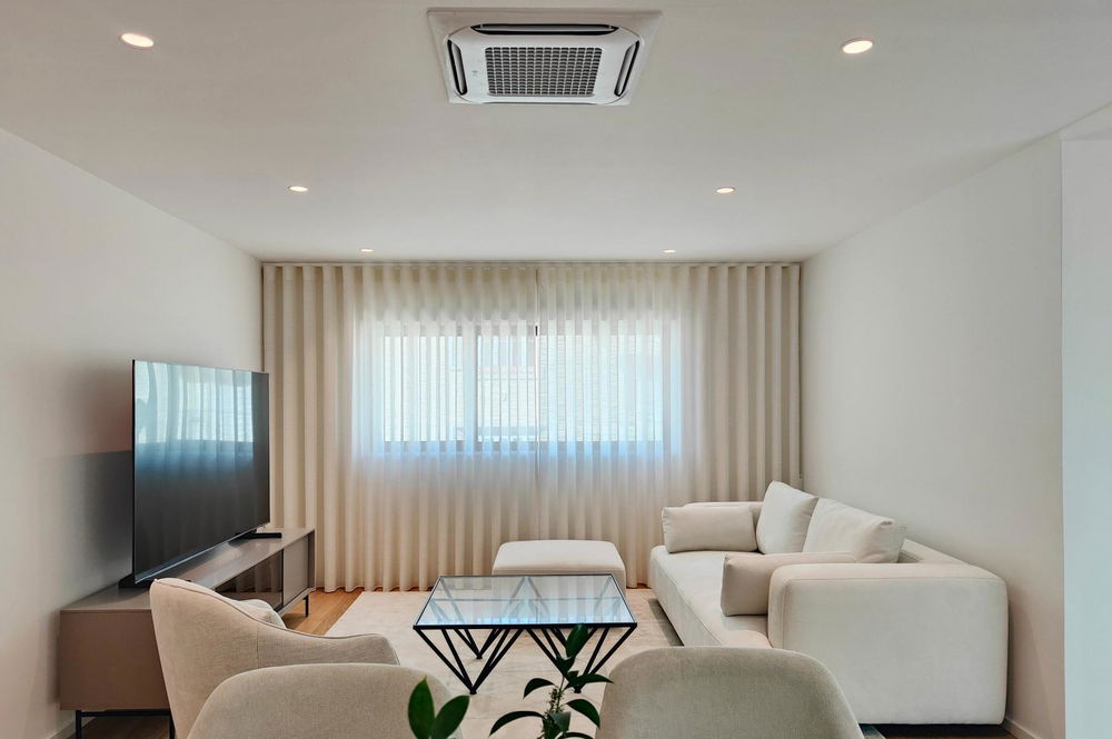 3 bedroom flat with balcony and parking next to Parque Eduardo VII 2459401219