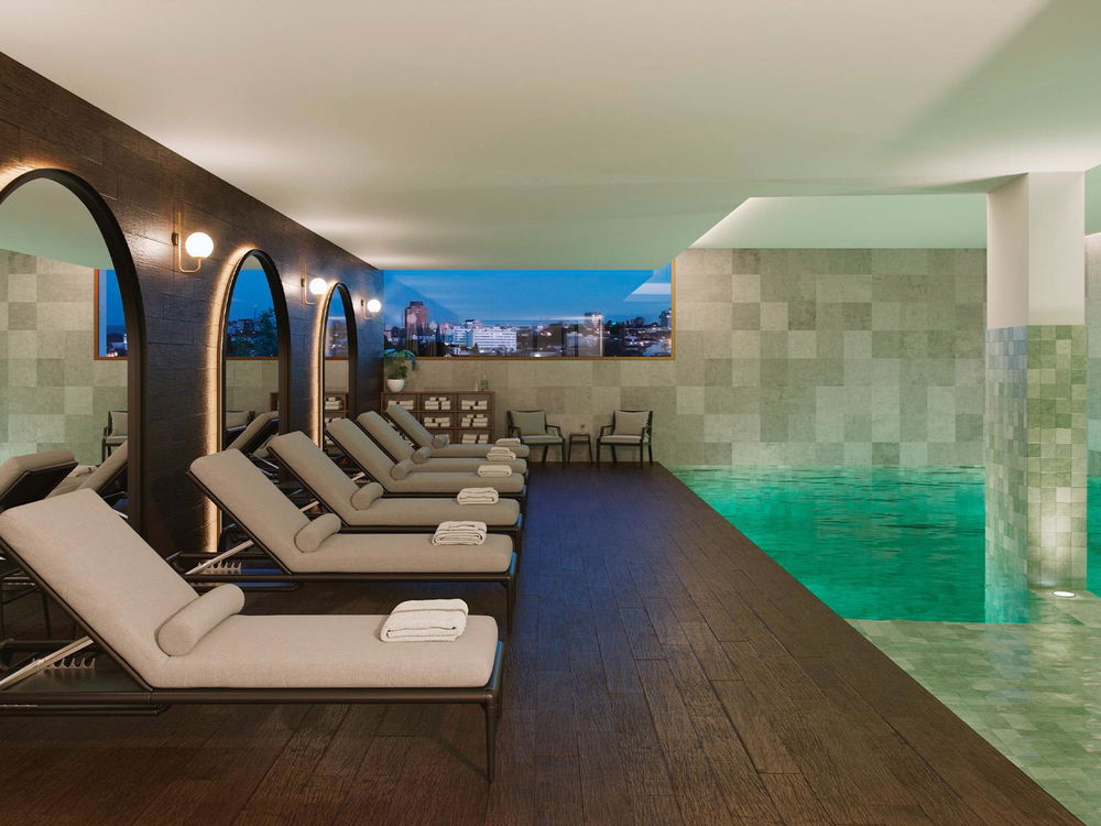 4 bedroom duplex flat with outdoor area near the Douro River 4246747913