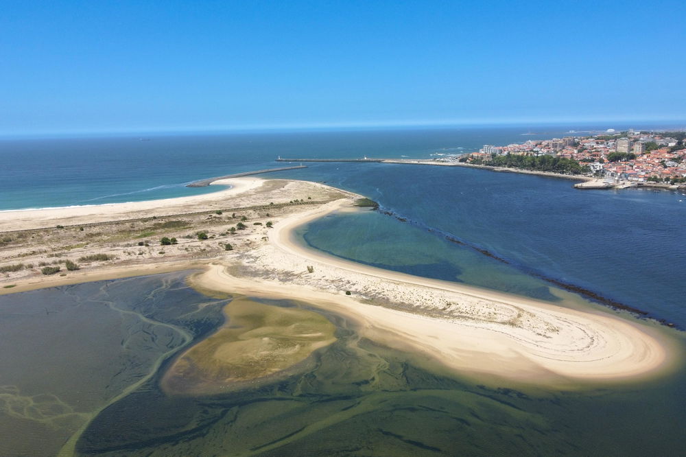 2-bedroom apartment with balcony and parking in Vila Nova de Gaia 573003959