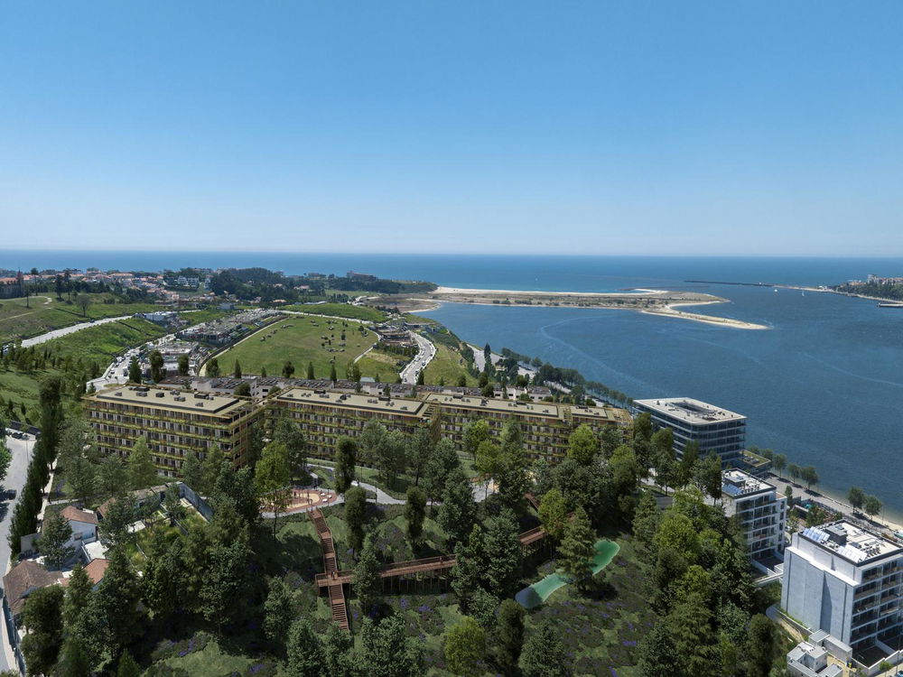 4 bedrooms apartment with outdoor area. next to the Douro Marina 4028335965