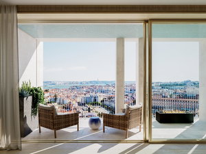 3 bedroom flat with balcony and parking in a new development in Graça 2499002741