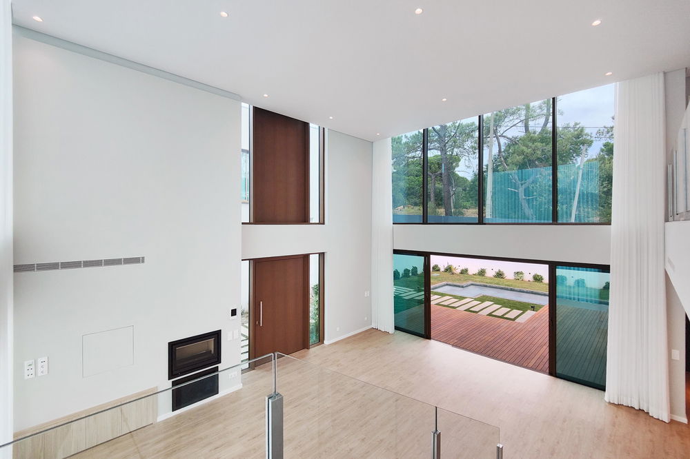 4 bedroom villa with garden and swimming pool in new development in Estoril 2415491834