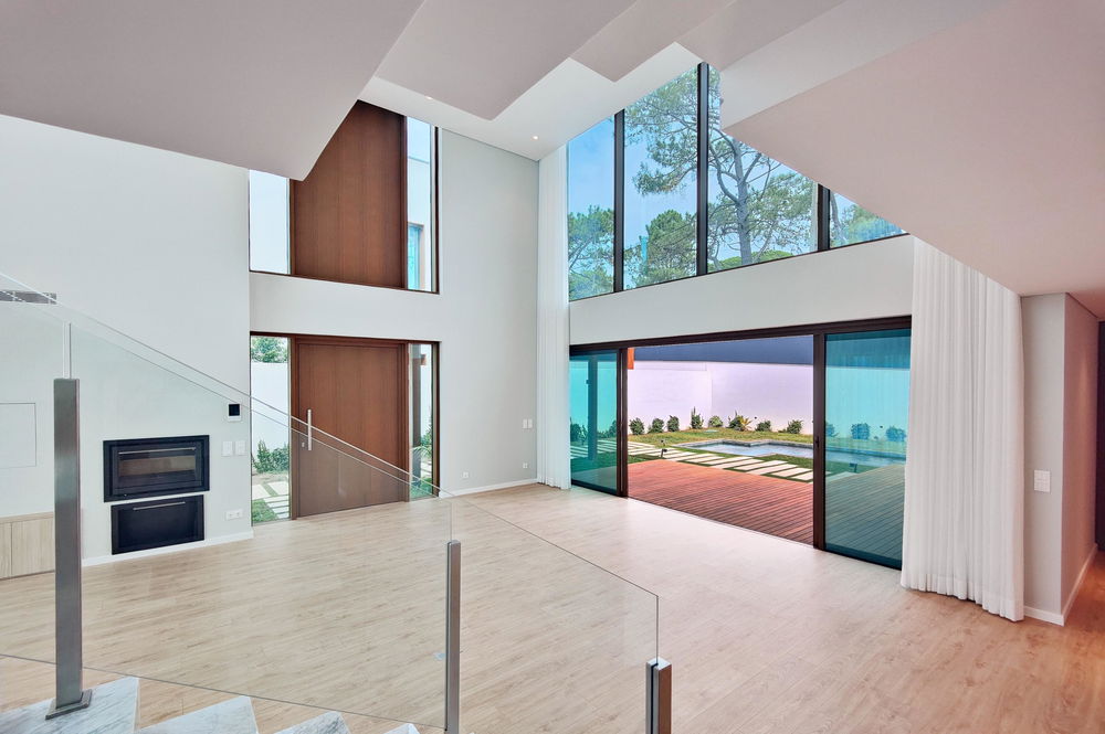 4 bedroom villa with garden and swimming pool in new development in Estoril 2415491834