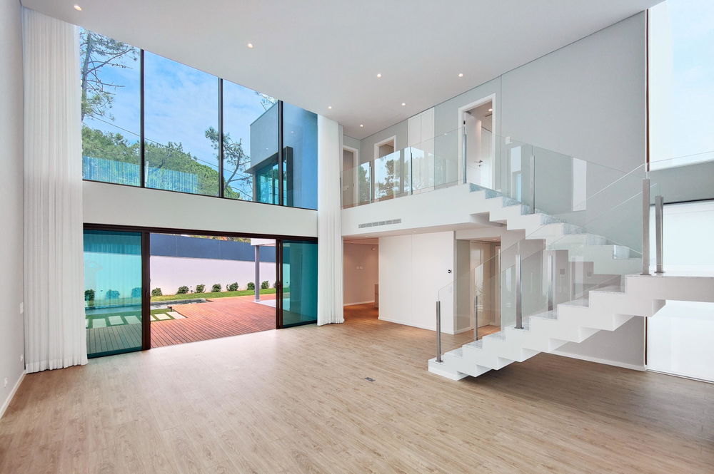 4 bedroom villa with garden and swimming pool in new development in Estoril 2553922441