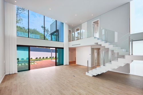 4 bedroom villa with garden and swimming pool in new development in Estoril 4013880095